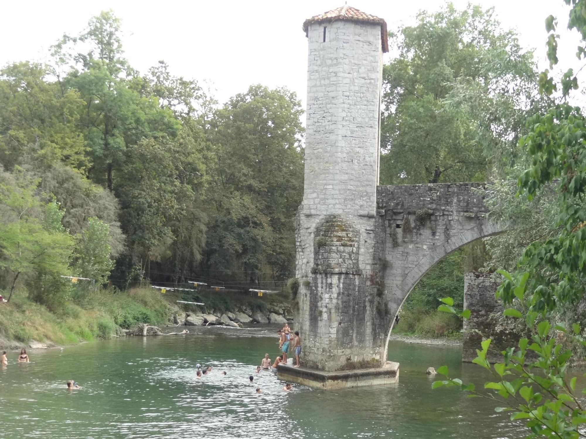 Vila Le Pelerine Sauveterre-de-Bearn Exteriér fotografie