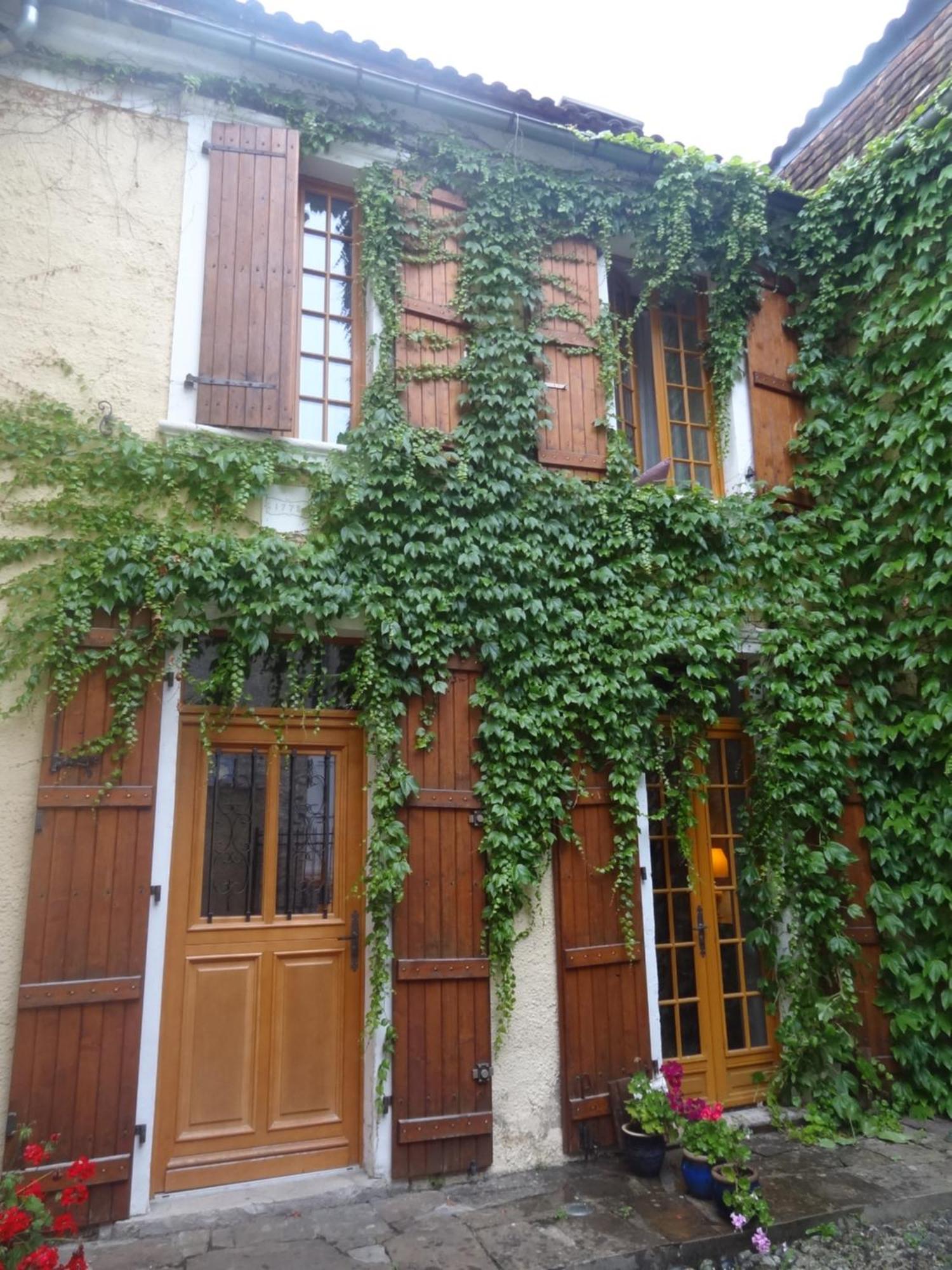 Vila Le Pelerine Sauveterre-de-Bearn Exteriér fotografie