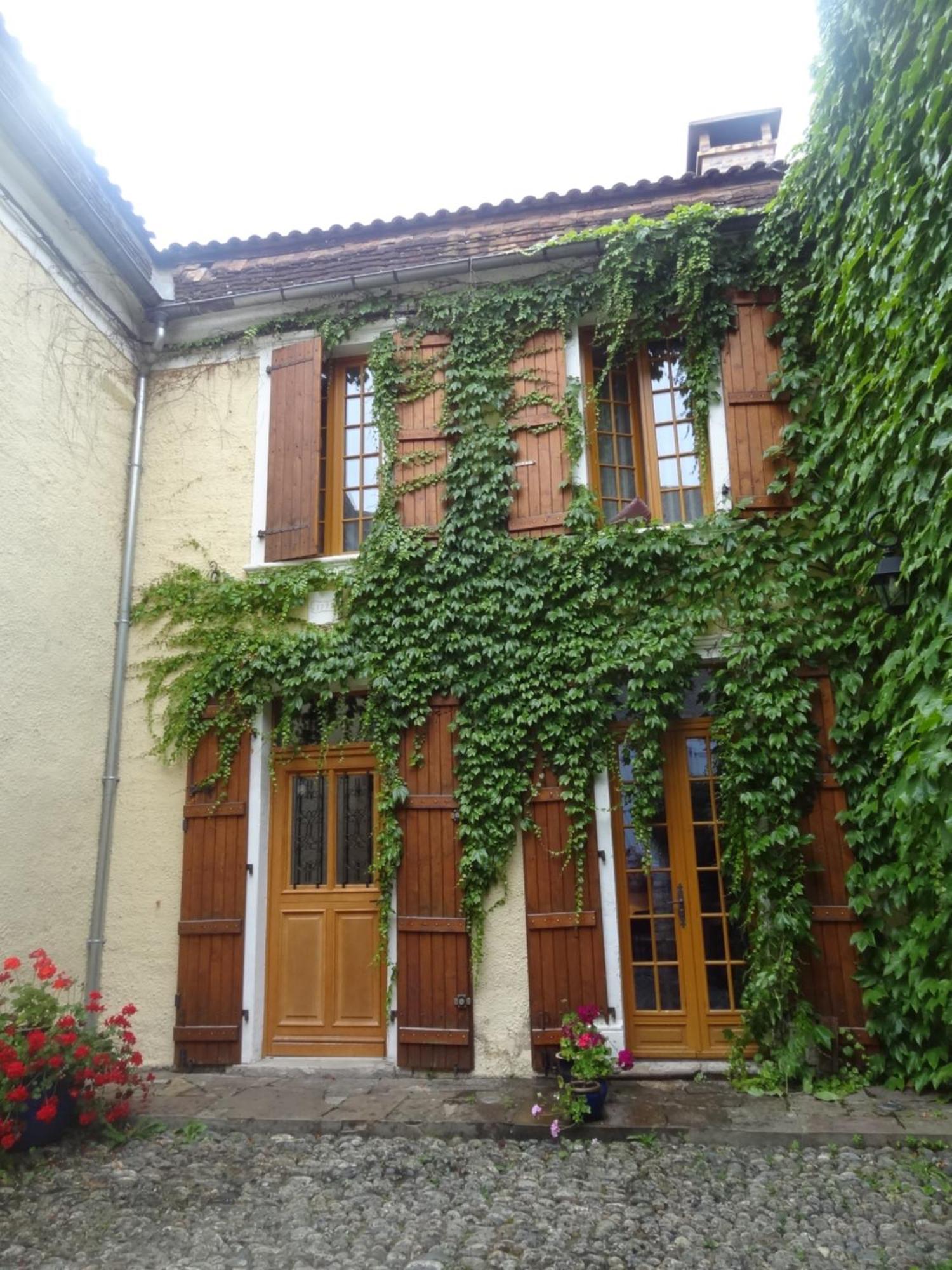 Vila Le Pelerine Sauveterre-de-Bearn Exteriér fotografie